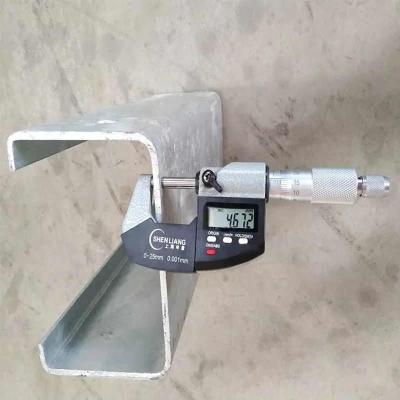 Poste C da viga de proteção