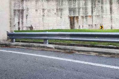 Viga de guarda-corpo W